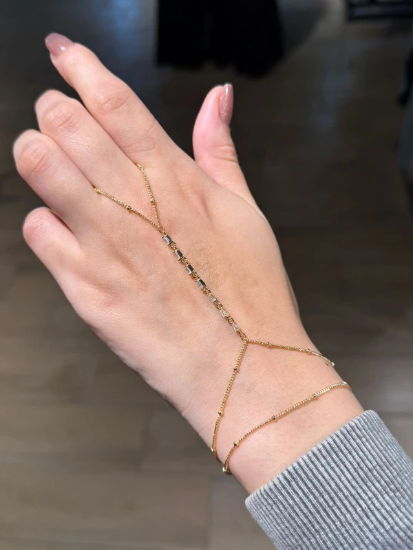 Vertical chain with rectangle stones