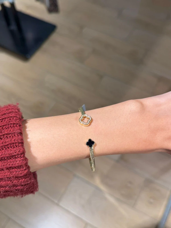 Clover charm Bangle