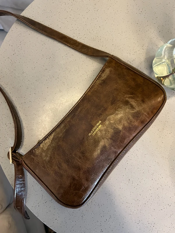 TOKEN LEATHER BAG Wood Brown