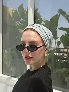 The light grey turban